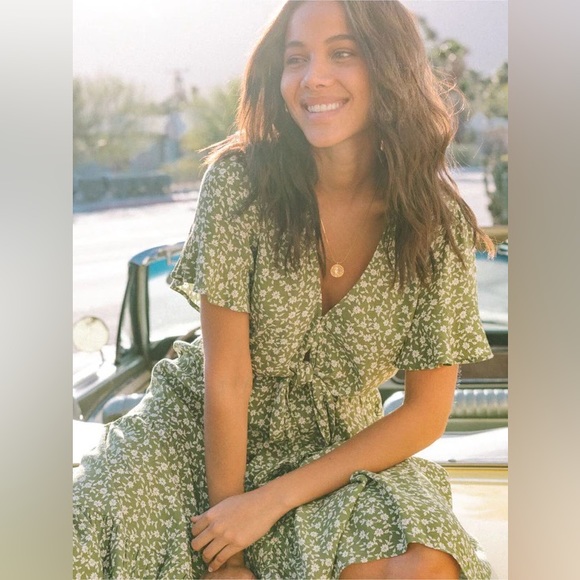 Kivari Gracie Floral Tie Front Maxi Dress Green Floral in medium - Picture 3 of 8